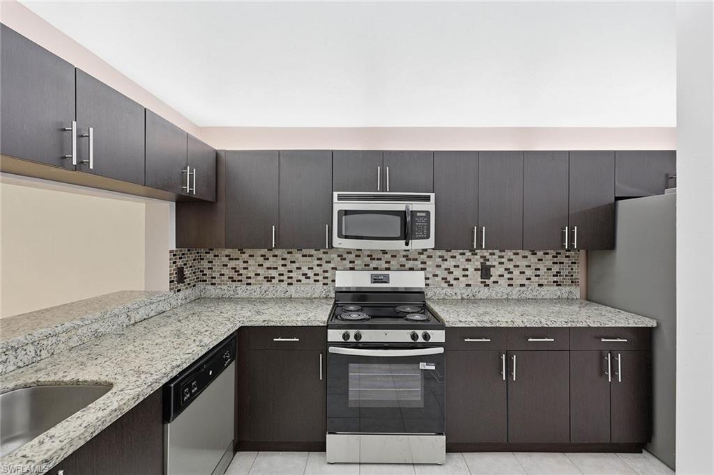 ABBEY AT BERKSHIRE VILLAGE - Residential Lease