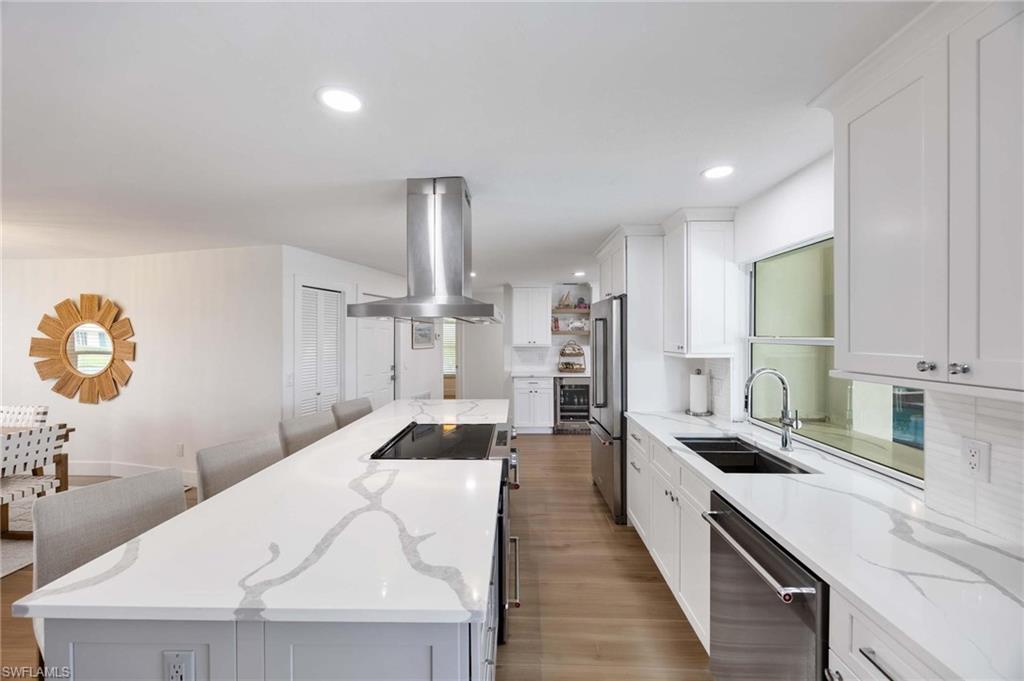 9905 Treasure Cay LN