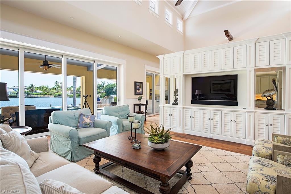 AQUALANE SHORES - Residential