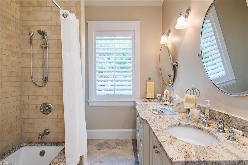 AQUALANE SHORES - Residential