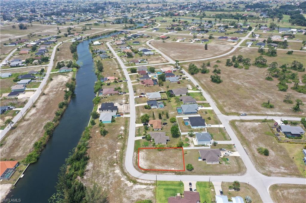 CAPE CORAL - Land