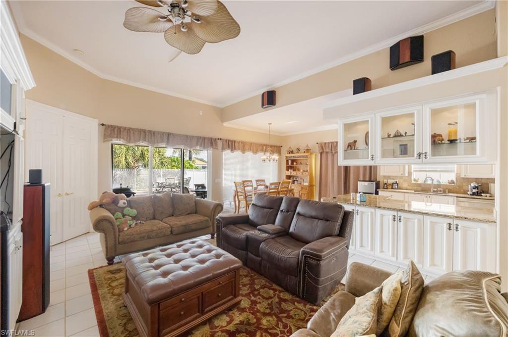 ISLAND WALK - Residential