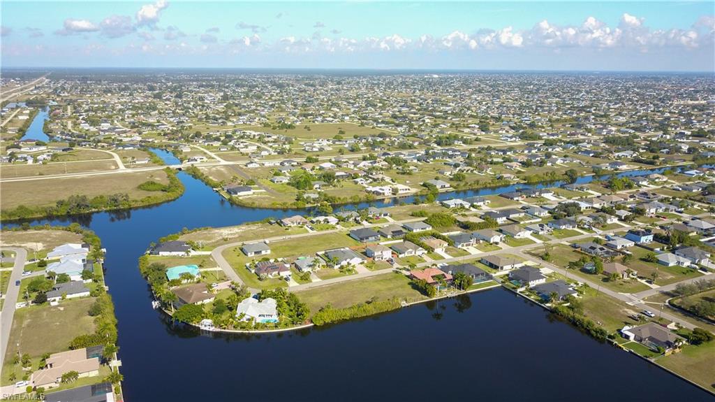 CAPE CORAL - Land