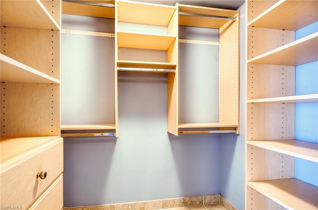 WHITEHALL - Residential