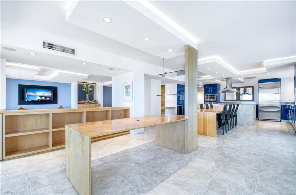 WHITEHALL - Residential