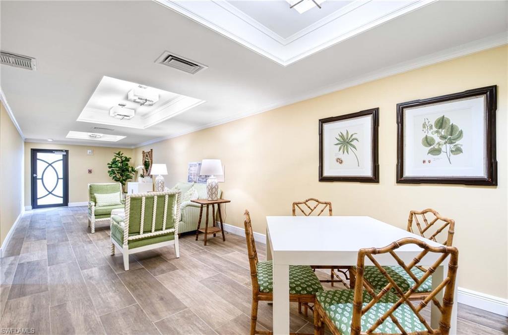 WHITEHALL - Residential