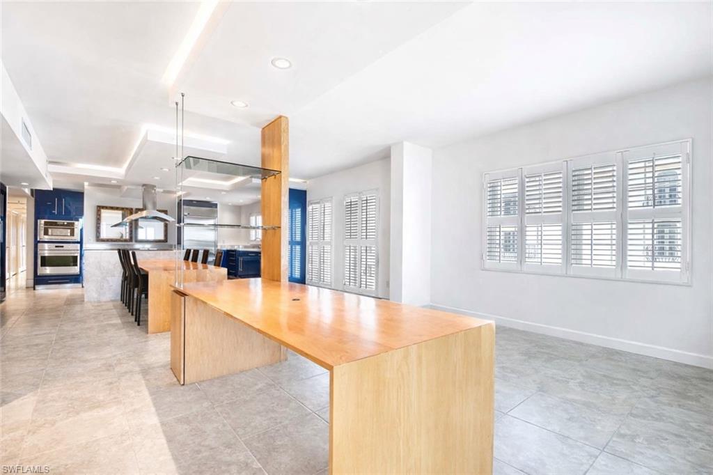 WHITEHALL - Residential