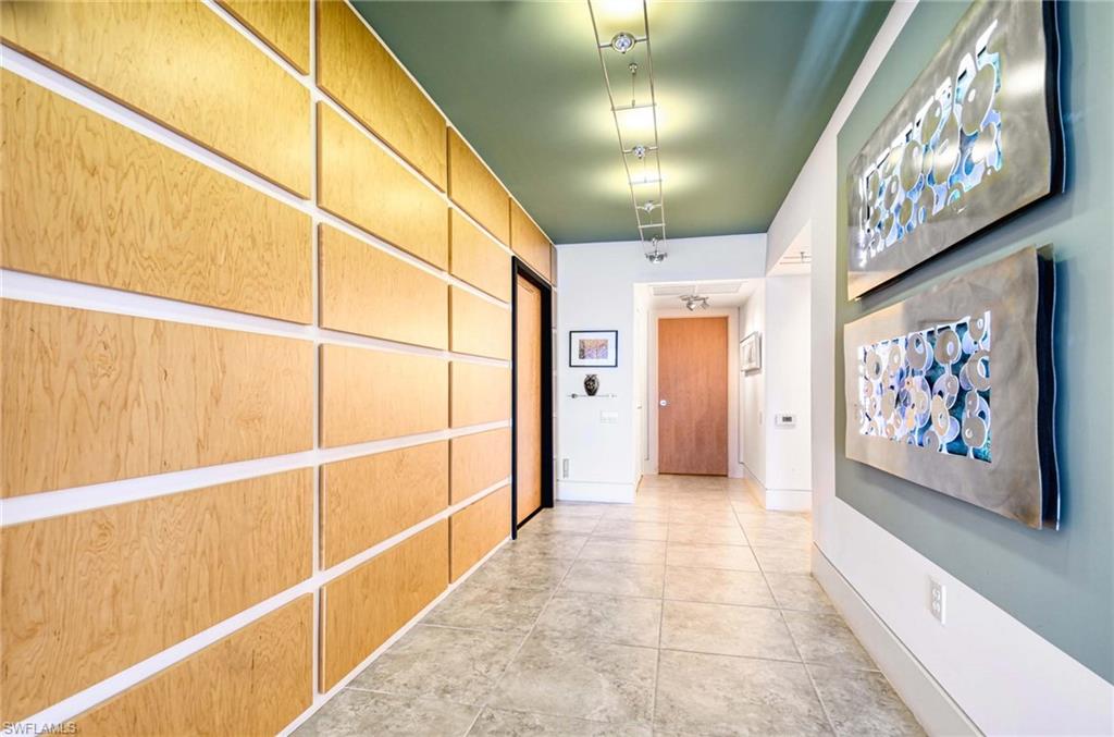 WHITEHALL - Residential