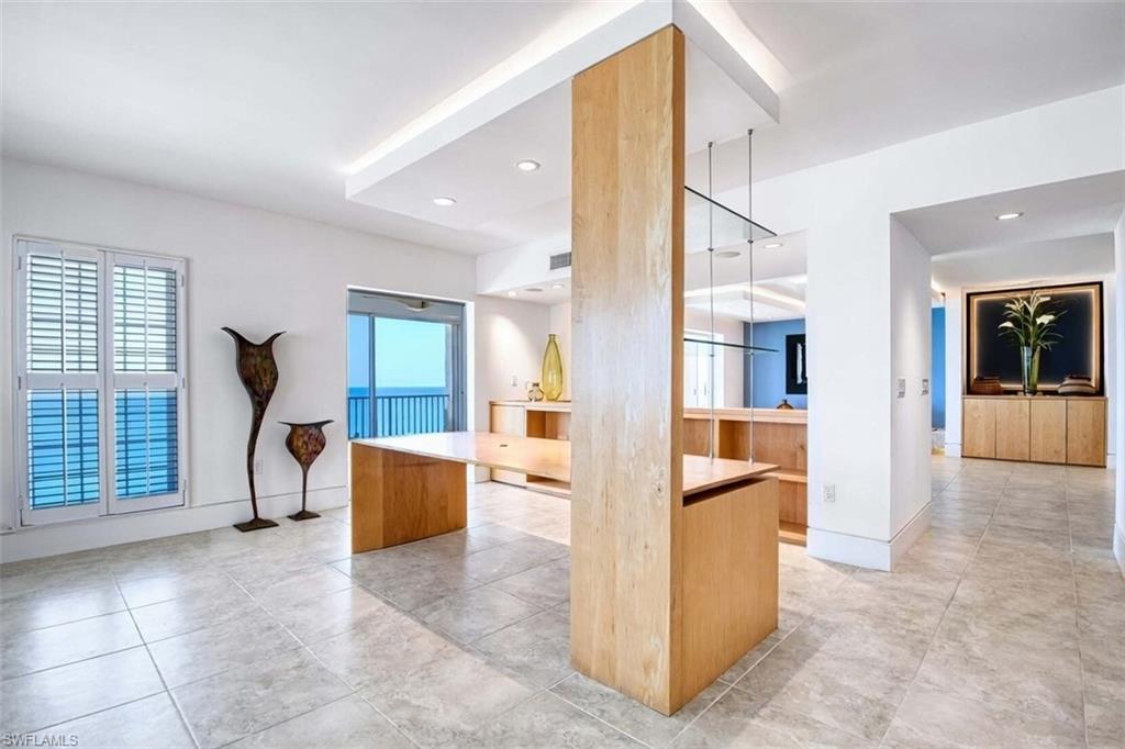 WHITEHALL - Residential