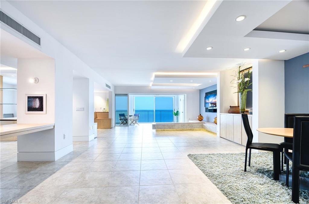 WHITEHALL - Residential