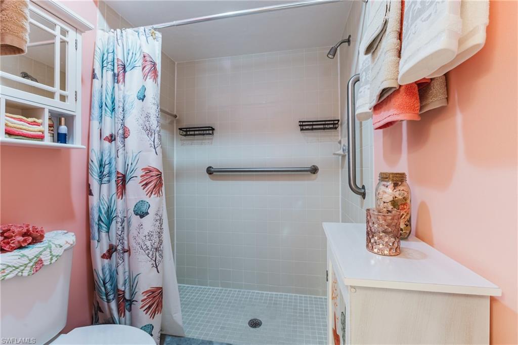 COUNTRY CLUB VILLAGE - Residential