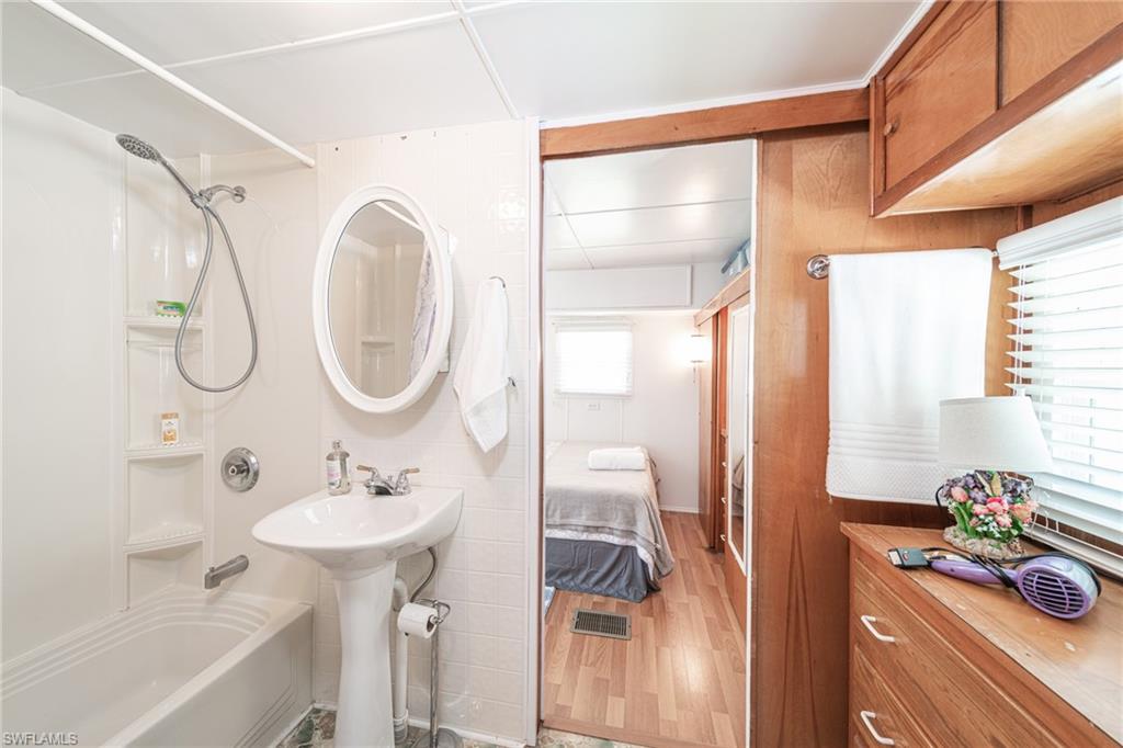 MARINERS COVE - Residential