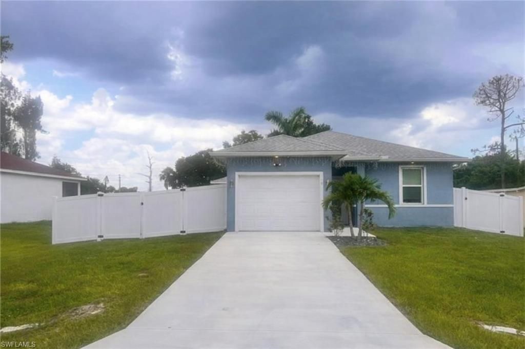 Photo of 118 Lucille AVE, FORT MYERS, FL 33916 (MLS # 226012684)