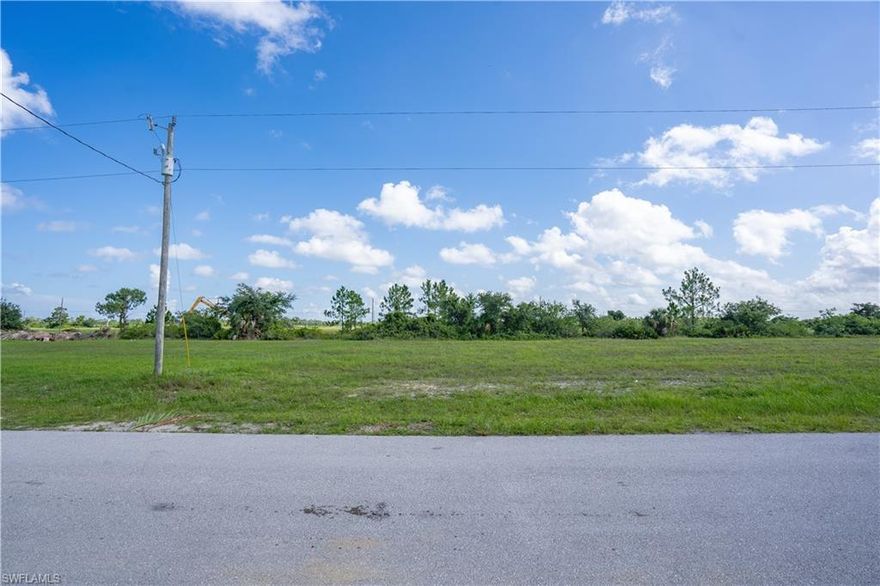 Great opportunity to own a canal front lot in NW Cape Coral to build your dream home. Lot backs up to the Northwind Canal that is a short boat ride to Argosy Lake.