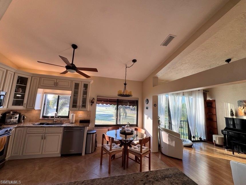 HERON COACH HOUSES CONDO - Residential Lease