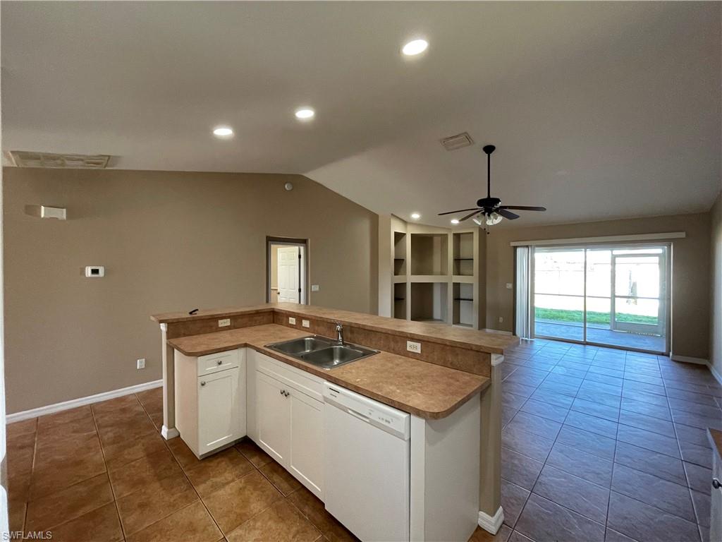 CAPE CORAL - Residential Lease