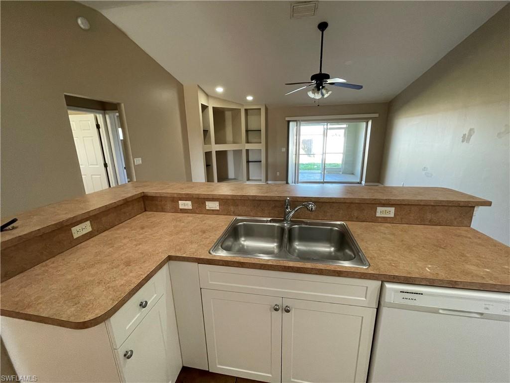 CAPE CORAL - Residential Lease
