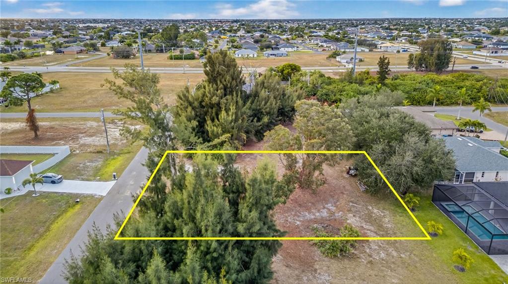 CAPE CORAL - Land