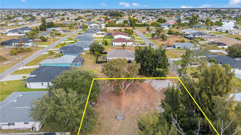 CAPE CORAL - Land
