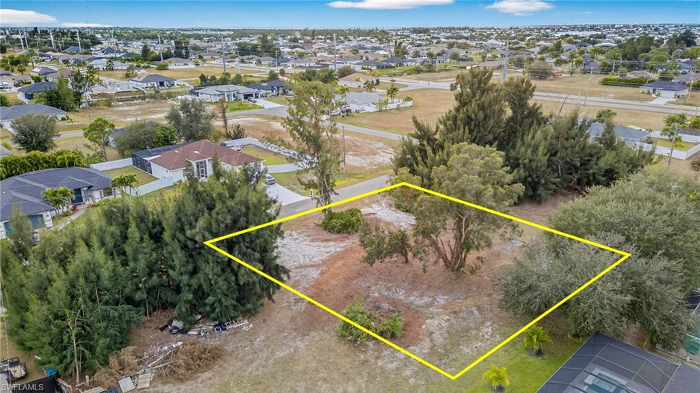 CAPE CORAL - Land