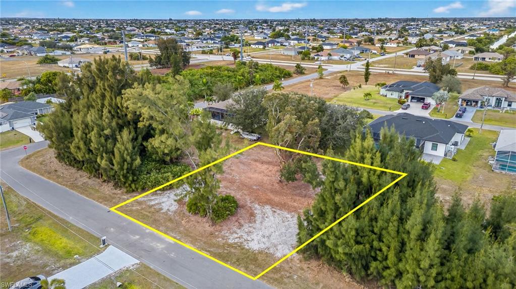 CAPE CORAL - Land