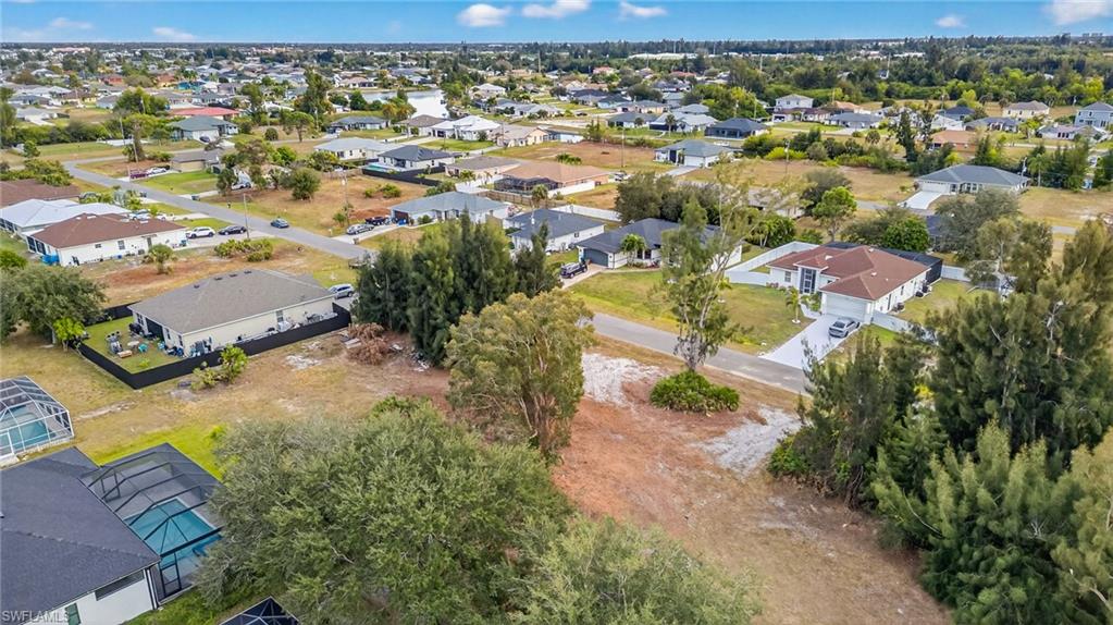CAPE CORAL - Land