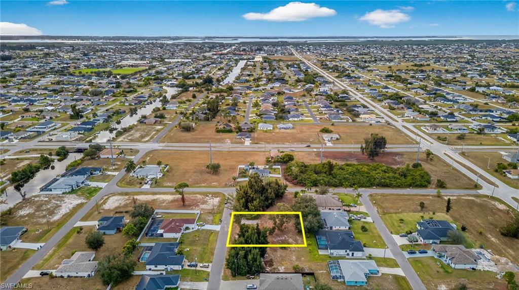 CAPE CORAL - Land