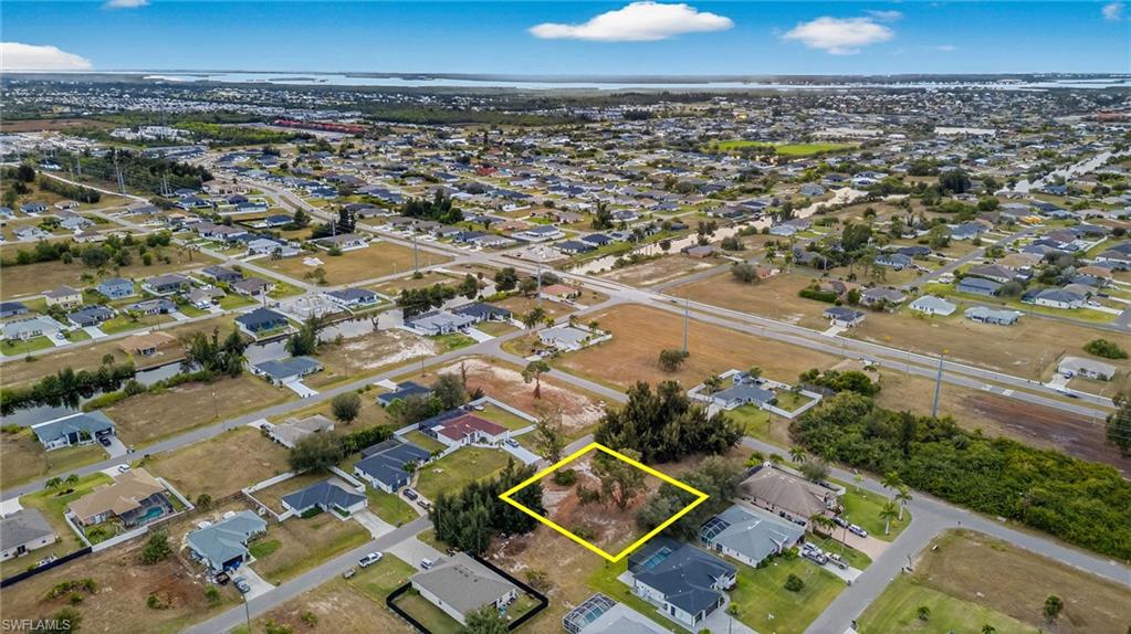 CAPE CORAL - Land