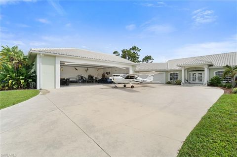 18683 Baseleg AVE NORTH FORT MYERS FL 33917