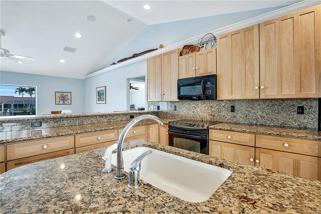 MARCO BEACH - Residential