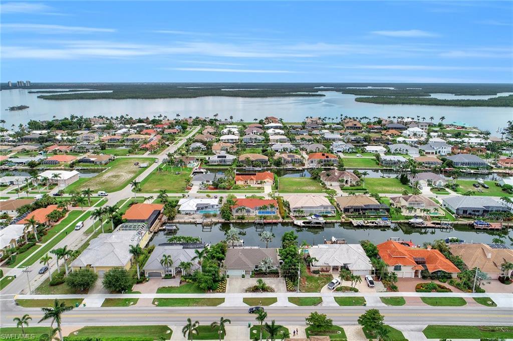 MARCO BEACH - Residential