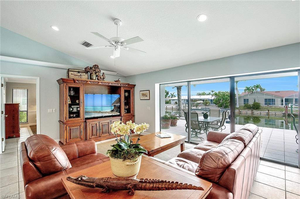 MARCO BEACH - Residential