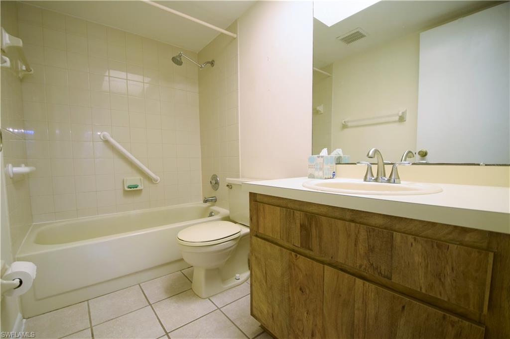 YACHTSMANS COVE - Residential