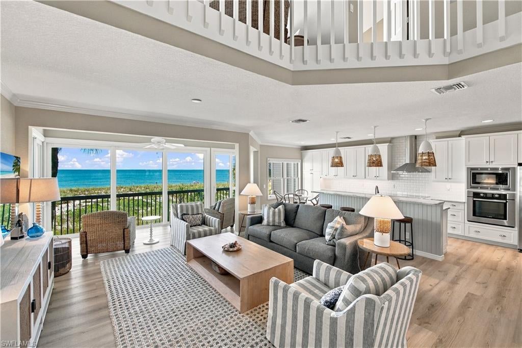 137 Barefoot CIR 4-8