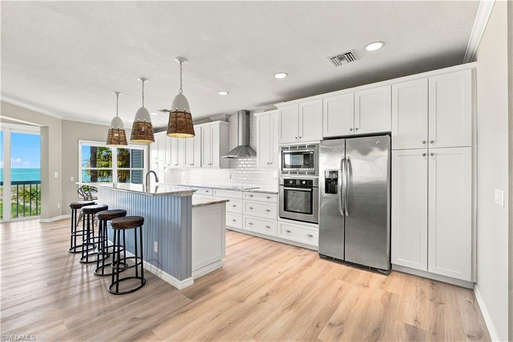 137 Barefoot CIR 4-8
