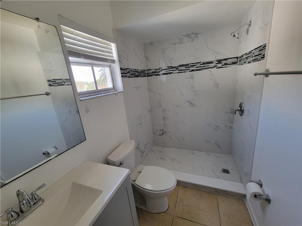 MYERLEE ESQUIRE COURTS CONDO - Residential