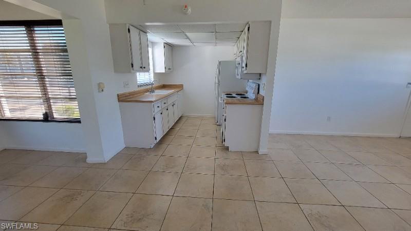 MYERLEE ESQUIRE COURTS CONDO - Residential