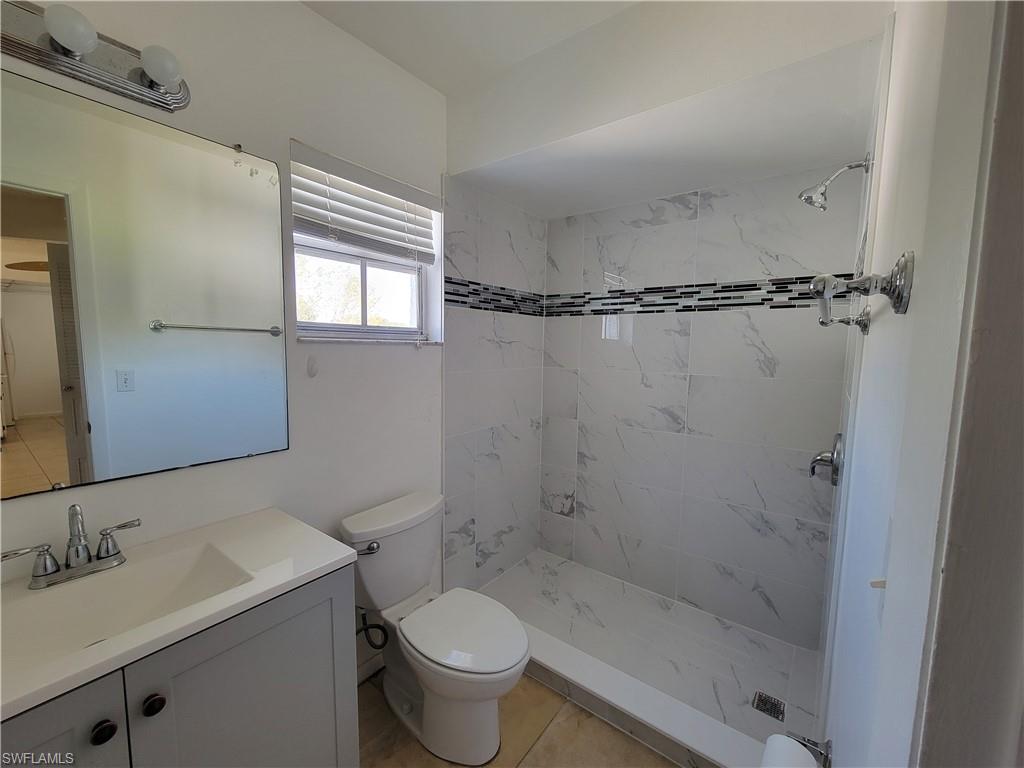 MYERLEE ESQUIRE COURTS CONDO - Residential