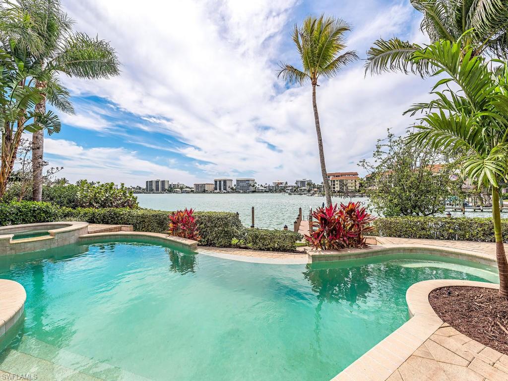 MOORINGS - Residential