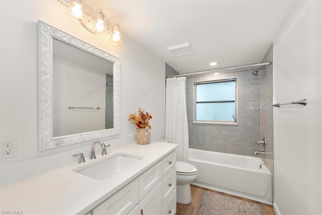 YACHT CLUB COLONY - Residential