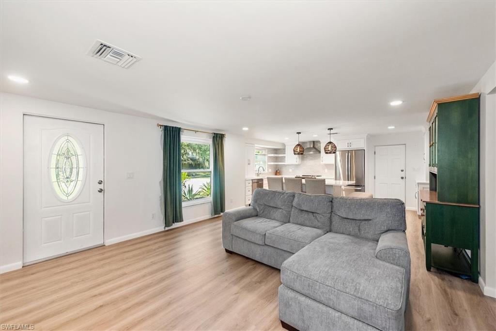 YACHT CLUB COLONY - Residential