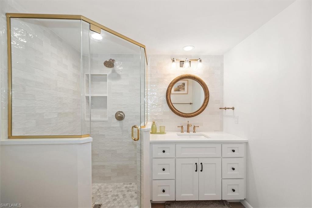 YACHT CLUB COLONY - Residential