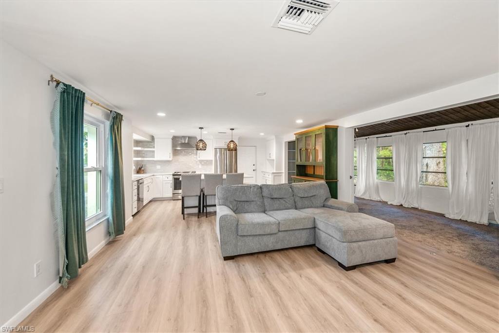 YACHT CLUB COLONY - Residential