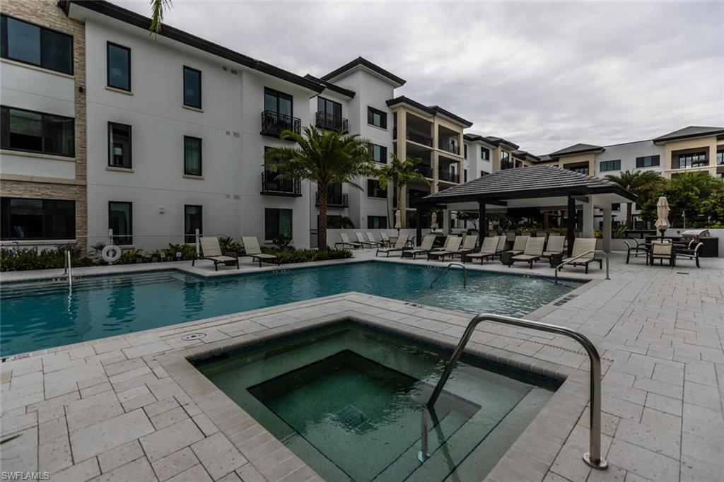 QUATTRO AT NAPLES SQUARE - Residential