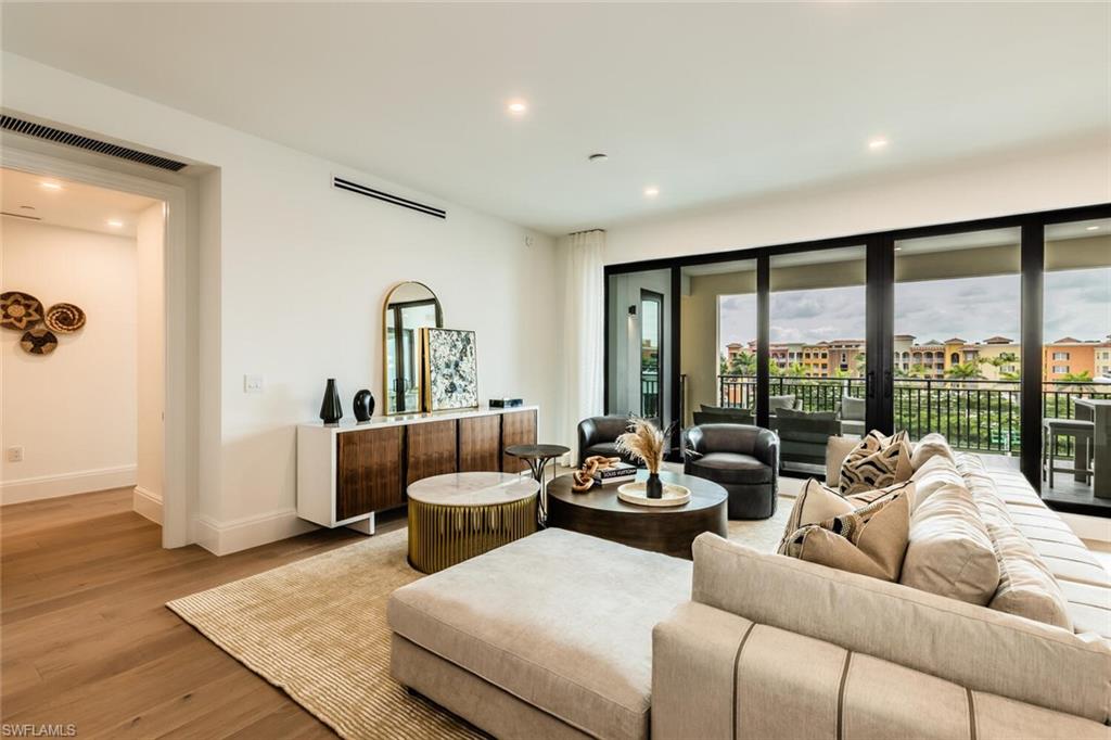 QUATTRO AT NAPLES SQUARE - Residential