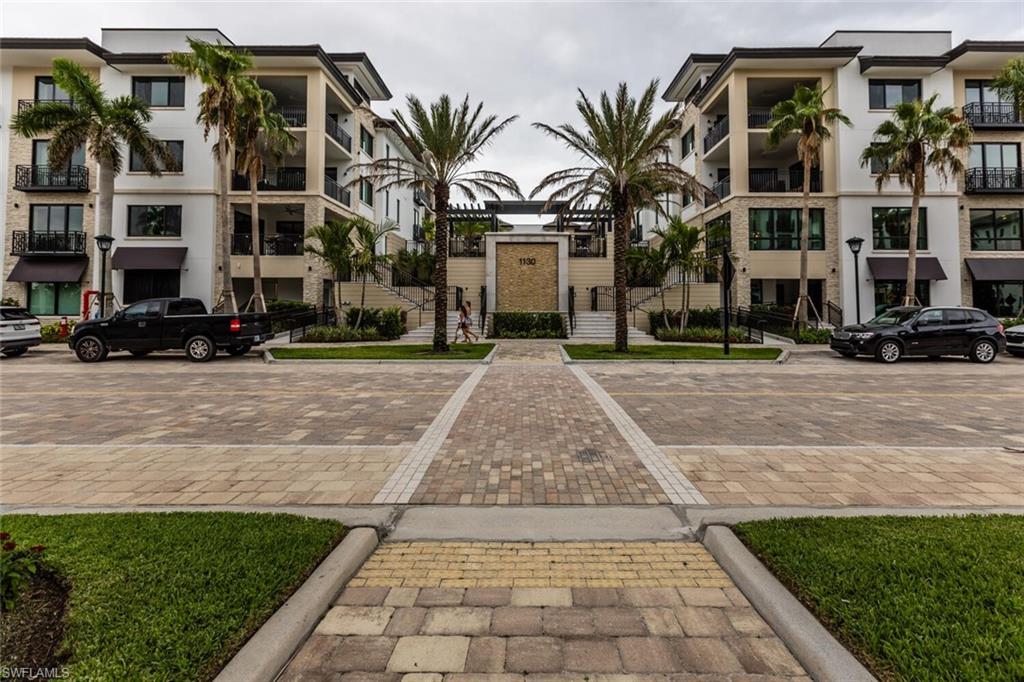 QUATTRO AT NAPLES SQUARE - Residential