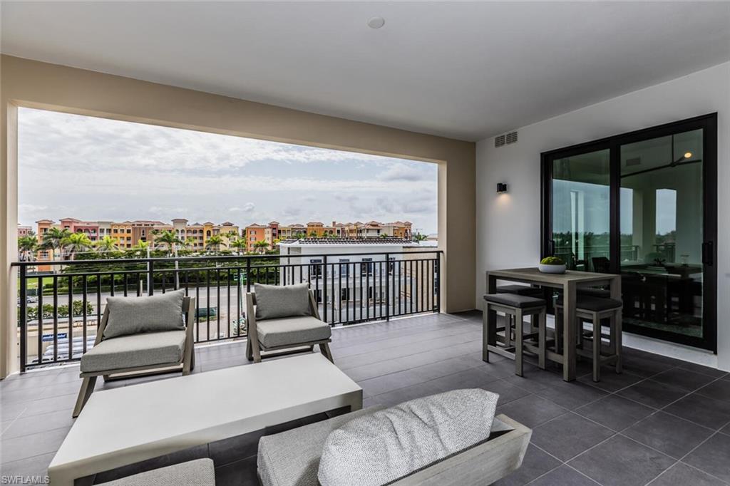 QUATTRO AT NAPLES SQUARE - Residential