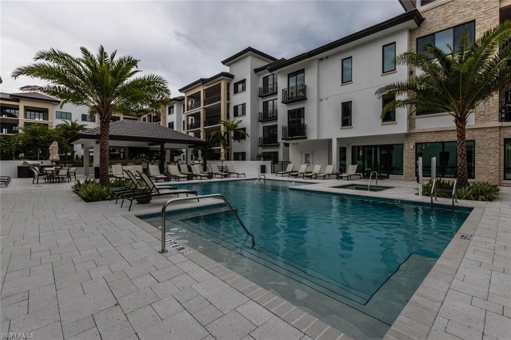 QUATTRO AT NAPLES SQUARE - Residential