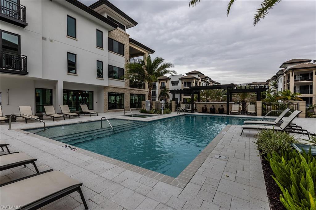 QUATTRO AT NAPLES SQUARE - Residential