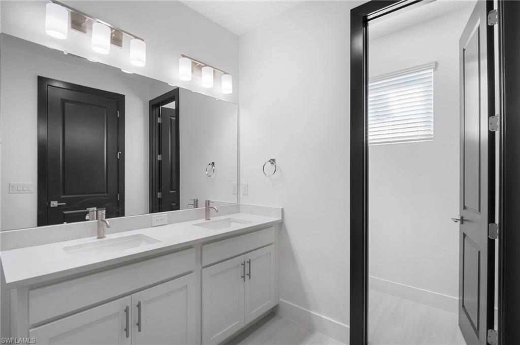 NORTH PORT - Residential Lease